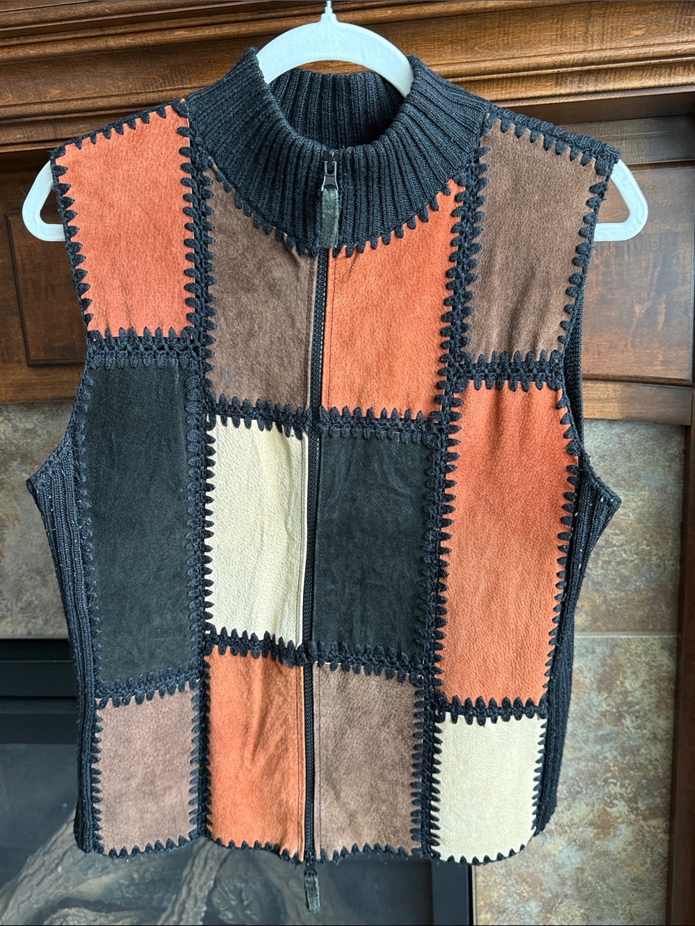Patchwork suede leather zip-up vest ribbed black mock boho hippie western M